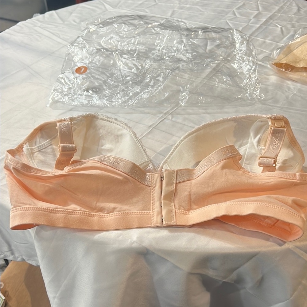 Momma’s shop Bra with Molded Cups and Seamless Design - Picture 2 of 2
